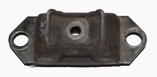 Подушка (опора) двигателя, левая 8200297939 RENAULT