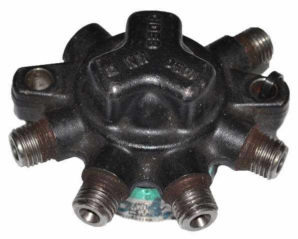 Распределитель топлива 8200379933 RENAULT