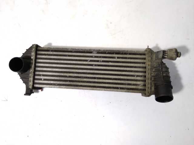 Радиатор интеркуллера 8200427469 RENAULT