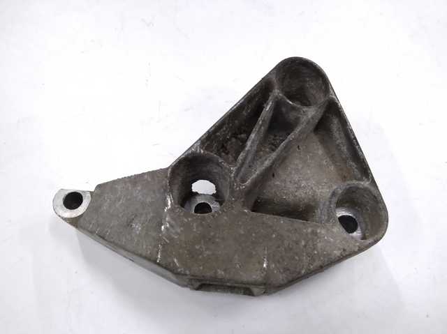 Правая подушка ДВС 8200437464 RENAULT