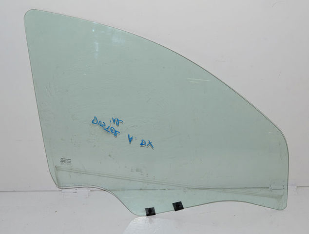 Стекло двери передней правой 8200733026 RENAULT