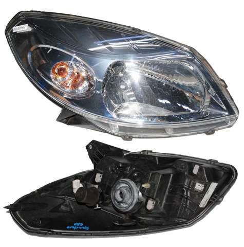Фара передняя правая 8200733877 RENAULT