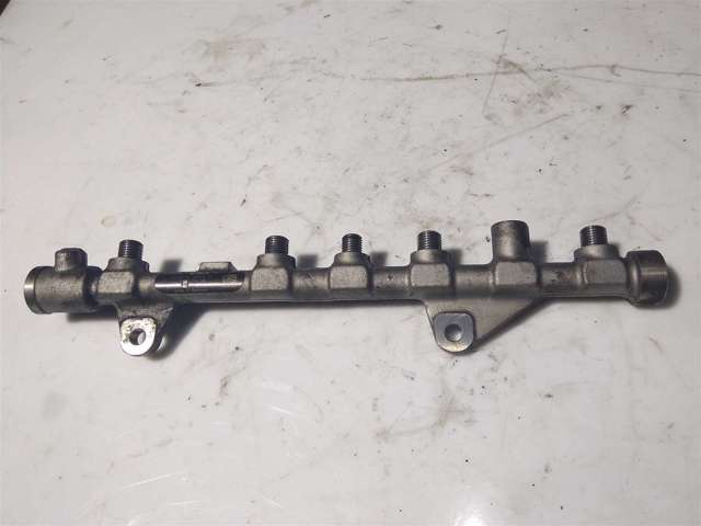 Топливная рампа 8200750048 RENAULT