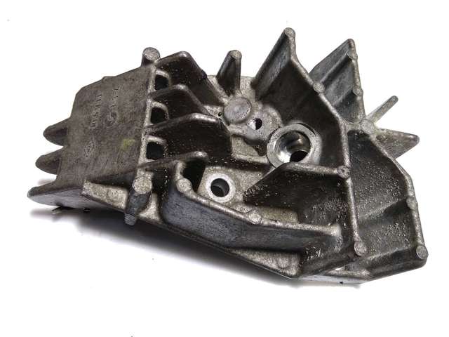 Кронштейн крепления форсунки 8200771226 RENAULT