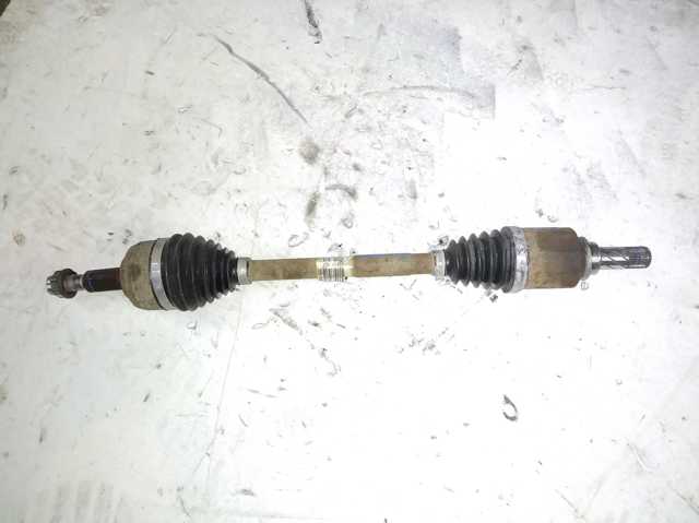 Полуось передняя левая 8200847584 RENAULT