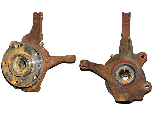 RENAULT 8200881914 Цапфа передняя левая в наличии Украина