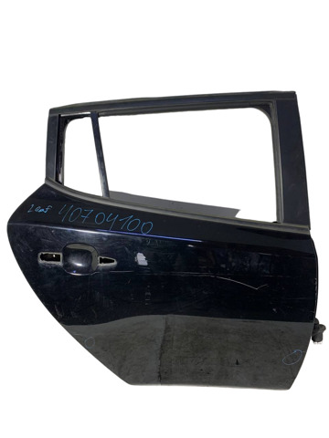 Дверь пассажирская задняя правая 821003NF0A NISSAN