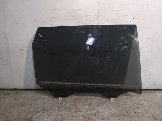 Окно задней двери 823004CA0B NISSAN