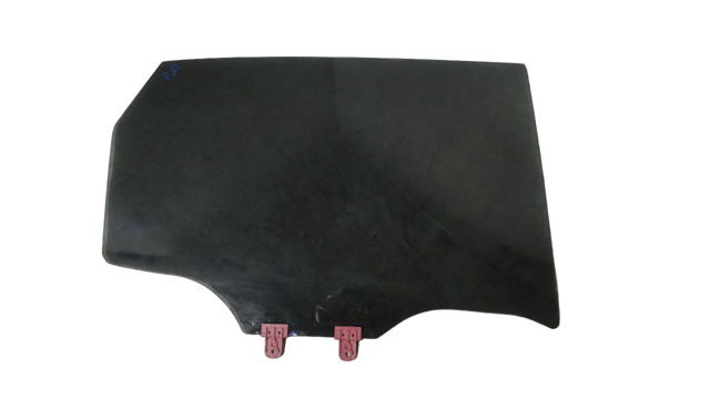 Стекло задней двери, правой 823006UA0B NISSAN
