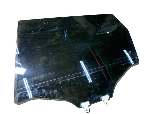 Стекло заднее левое 823016RA0C NISSAN