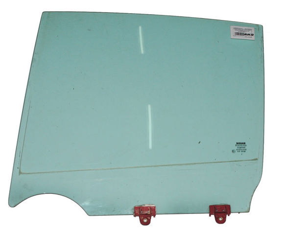 Стекло заднее левое 82301BM701 NISSAN