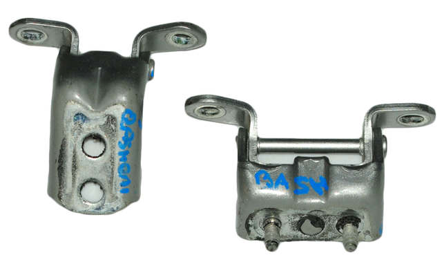 Петля задней двери, правой 82400AV630 NISSAN