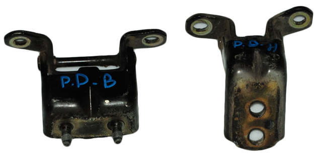 Петля задней правой двери 82400EA00A NISSAN