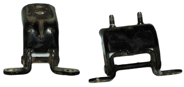 Петля задней левой двери 82401EA00A NISSAN