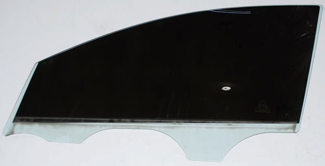 Стекло передней двери, левой 824112R210 HYUNDAI