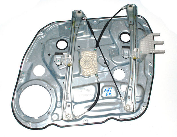 Мотор стеклоподъемника двери передней, левой 824501D000 HYUNDAI