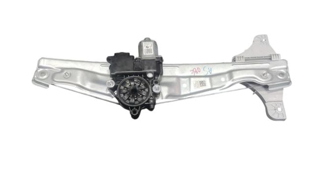 Мотор стеклоподъемника водительской двери 82450GI010 HYUNDAI