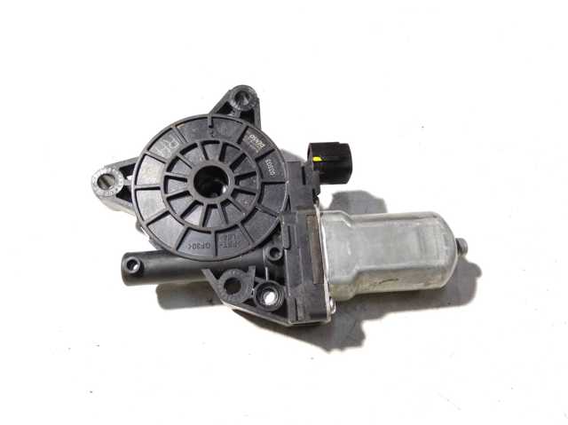 Мотор стеклоподъемника двери передней, правой 82460C1000 HYUNDAI