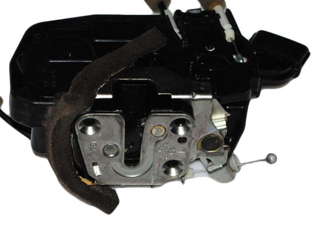 Замок двери задней левой 82501JK00A NISSAN