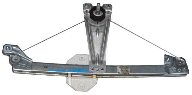 Стеклоподъемник задней правой двери 827202131R RENAULT