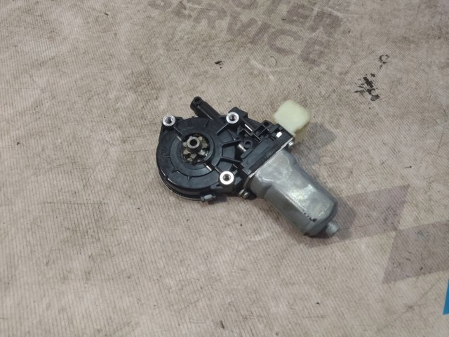 Моторчик стеклоподъемника двери задней, левой 827311BA0A NISSAN