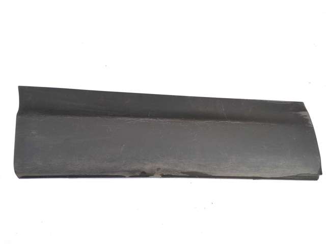 Молдинг задней правой двери 828704EA0A NISSAN