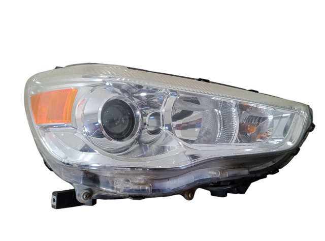 Вставка фары правой 8301B588 MITSUBISHI