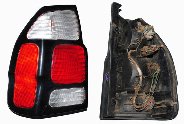 Задний левый стоп 8330A029 MITSUBISHI