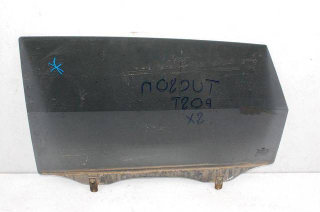 Стекло двери задней левой 834102E030 HYUNDAI
