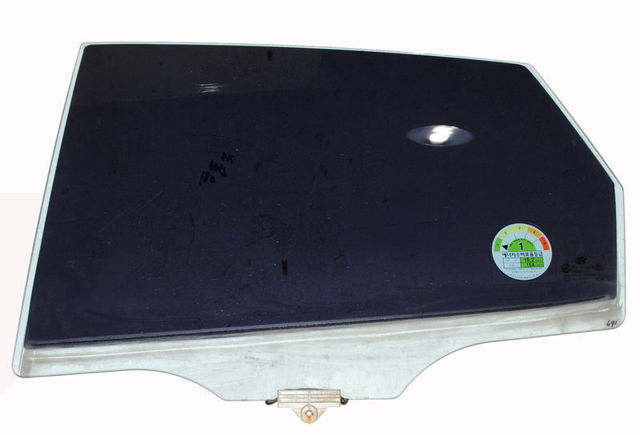 Стекло двери задней левой 834102L010 HYUNDAI