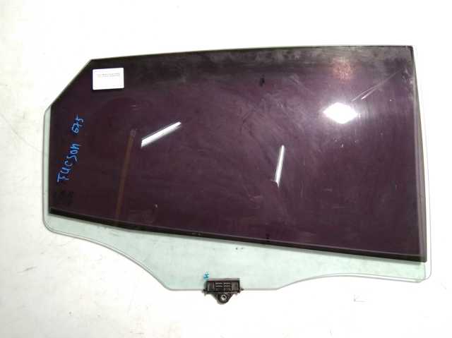 Стекло задней правой двери 834212S000 HYUNDAI