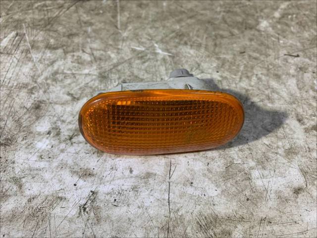 Повторитель поворота в крыло 8351A003 MITSUBISHI