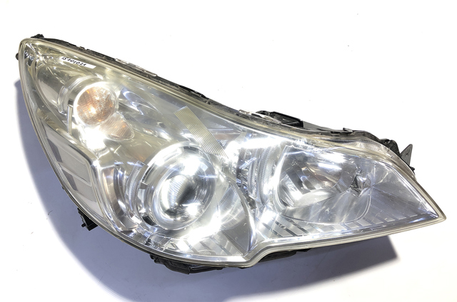 Правая блок фара 84001AJ100 SUBARU
