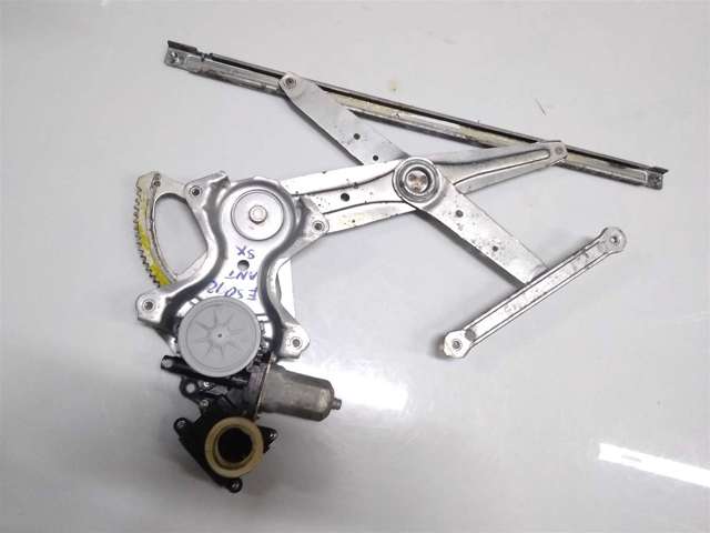 Мотор стеклоподъемника водительской двери 8570233010 TOYOTA