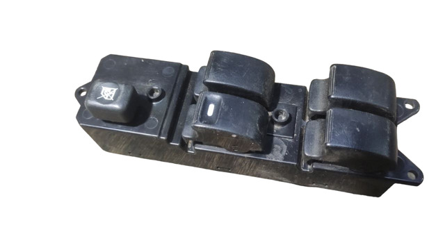 Кнопки переднего левого стекло подъёмника 8608A176 MITSUBISHI