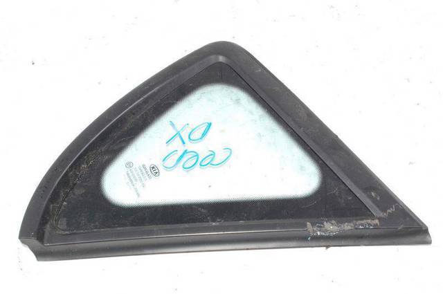 Стукло багажника, правое 878201H000 HYUNDAI