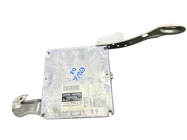 Модуль управления двигателем 8966142B50 TOYOTA
