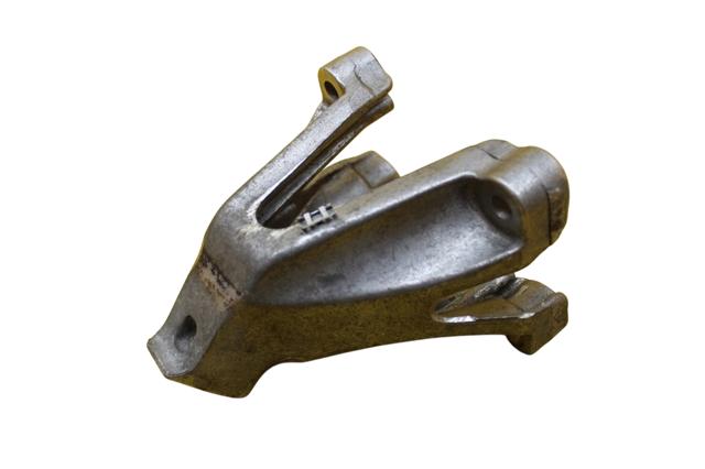 Кронштейн подушки (опоры) двигателя, левой 8K0199307BH VAG