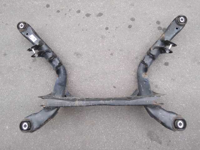 Поперечка задней подвески 8K0505235AL VAG