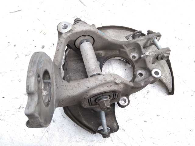 Цапфа поворотная левая 8R0505435C VAG