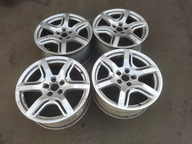 Диски на авто 8R0601025A VAG