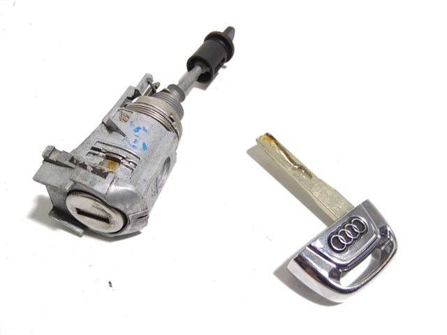Личинка замка левой двери 8R1837167B VAG