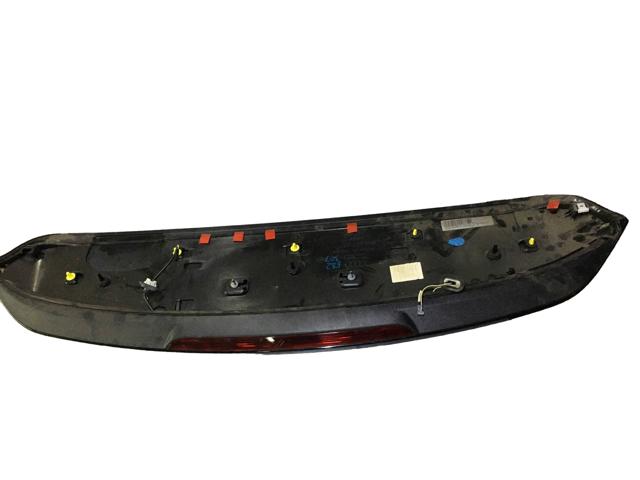 Крыло на багажник 8U0827933F VAG