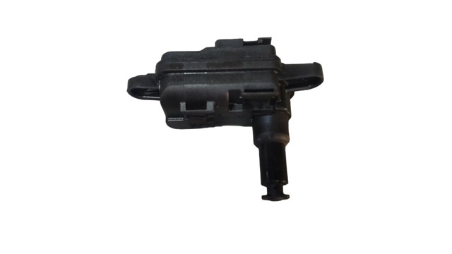 Мотор-привод открытия лючка бака 8V0862159A VAG