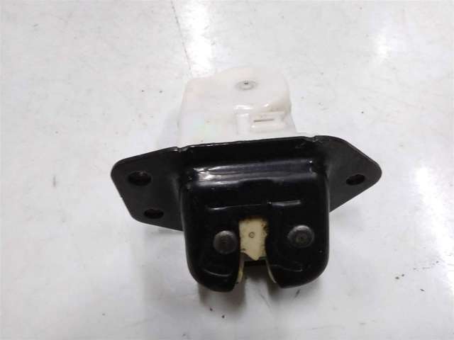 Замок и ручка двери задка 905024CL0A NISSAN
