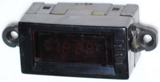 Часы в салон, на панели 945003E150 HYUNDAI