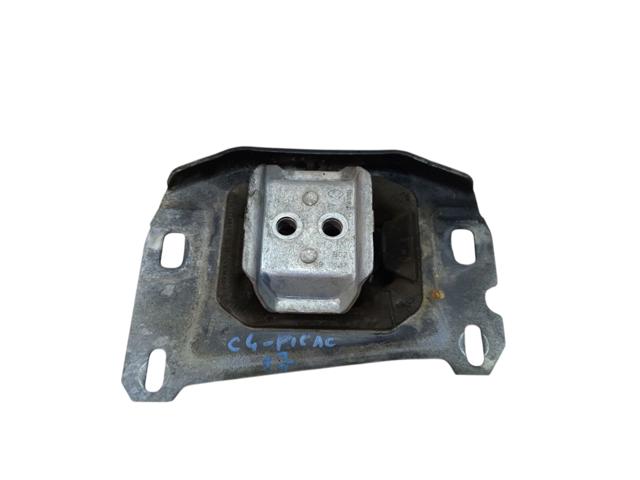 Подушка (опора) двигателя, левая верхняя 9673768480 PEUGEOT