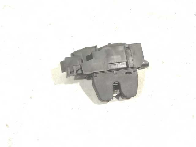 Замок крышки багажника 9804762080 PEUGEOT
