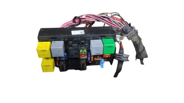 Коробка предохранителей A1645400672 MERCEDES