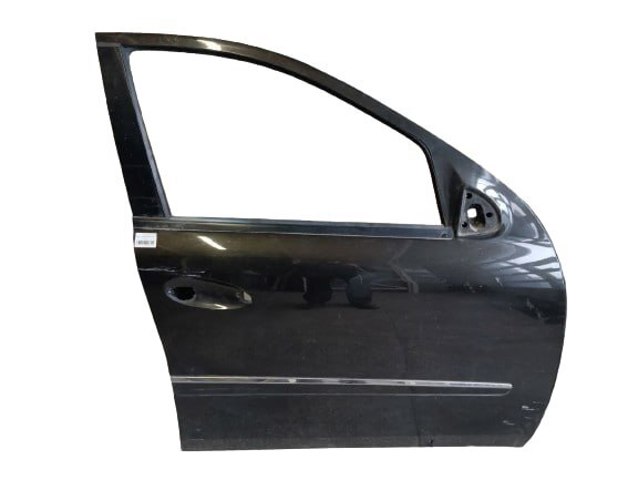 Пассажирская передняя дверь A1647201005 MERCEDES